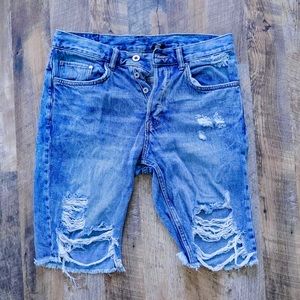 H&M distressed jean shorts